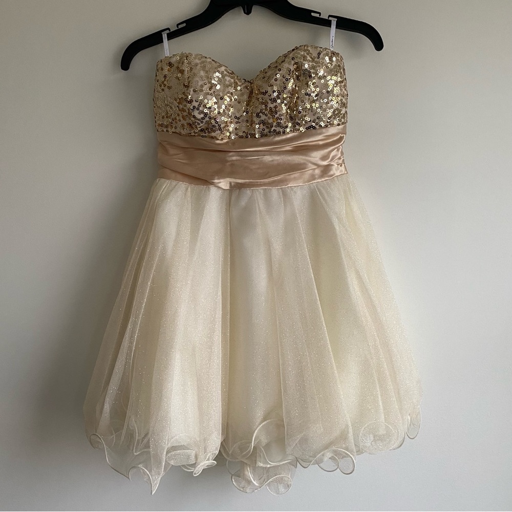 Junior's Speechless Cream and Gold Sequin Strapless Mini Dress Size 7